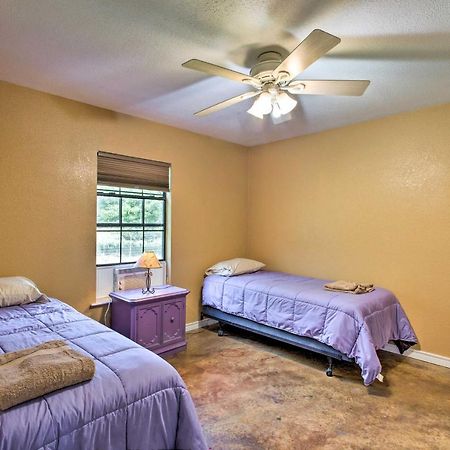 Texas Cabin On 130 Acres Walk To Lake Ray Roberts คอลลินส์วิลล์ ภายนอก รูปภาพ