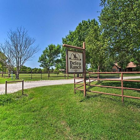 Texas Cabin On 130 Acres Walk To Lake Ray Roberts คอลลินส์วิลล์ ภายนอก รูปภาพ