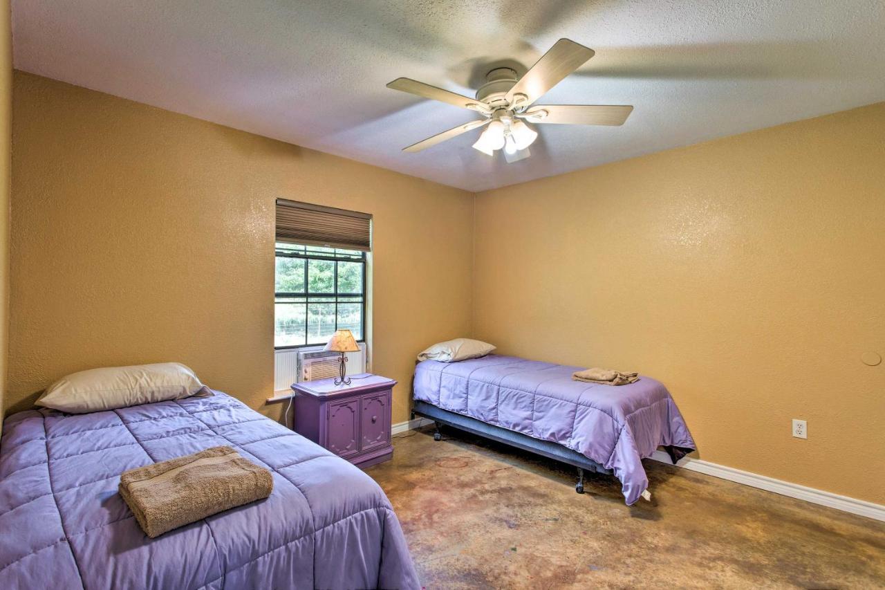 Texas Cabin On 130 Acres Walk To Lake Ray Roberts คอลลินส์วิลล์ ภายนอก รูปภาพ