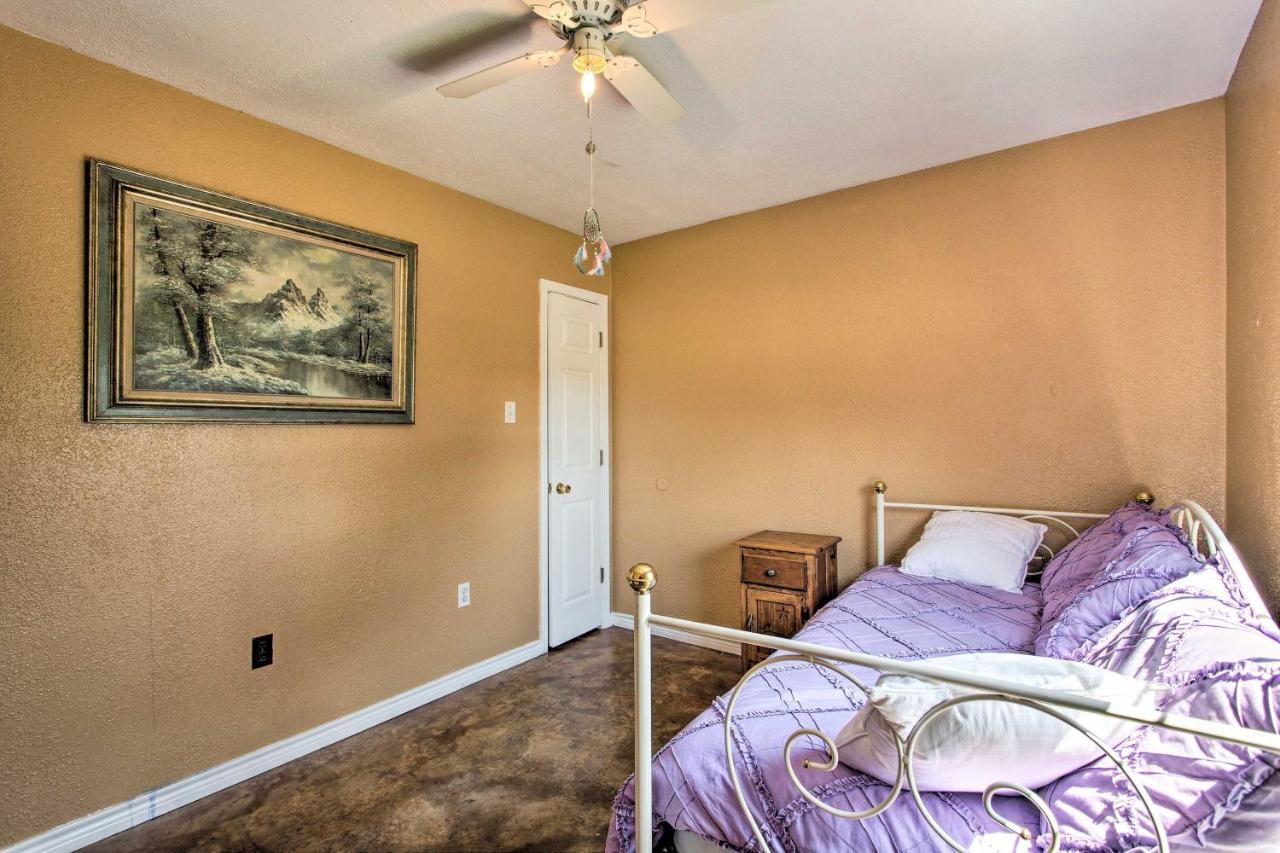 Texas Cabin On 130 Acres Walk To Lake Ray Roberts คอลลินส์วิลล์ ภายนอก รูปภาพ