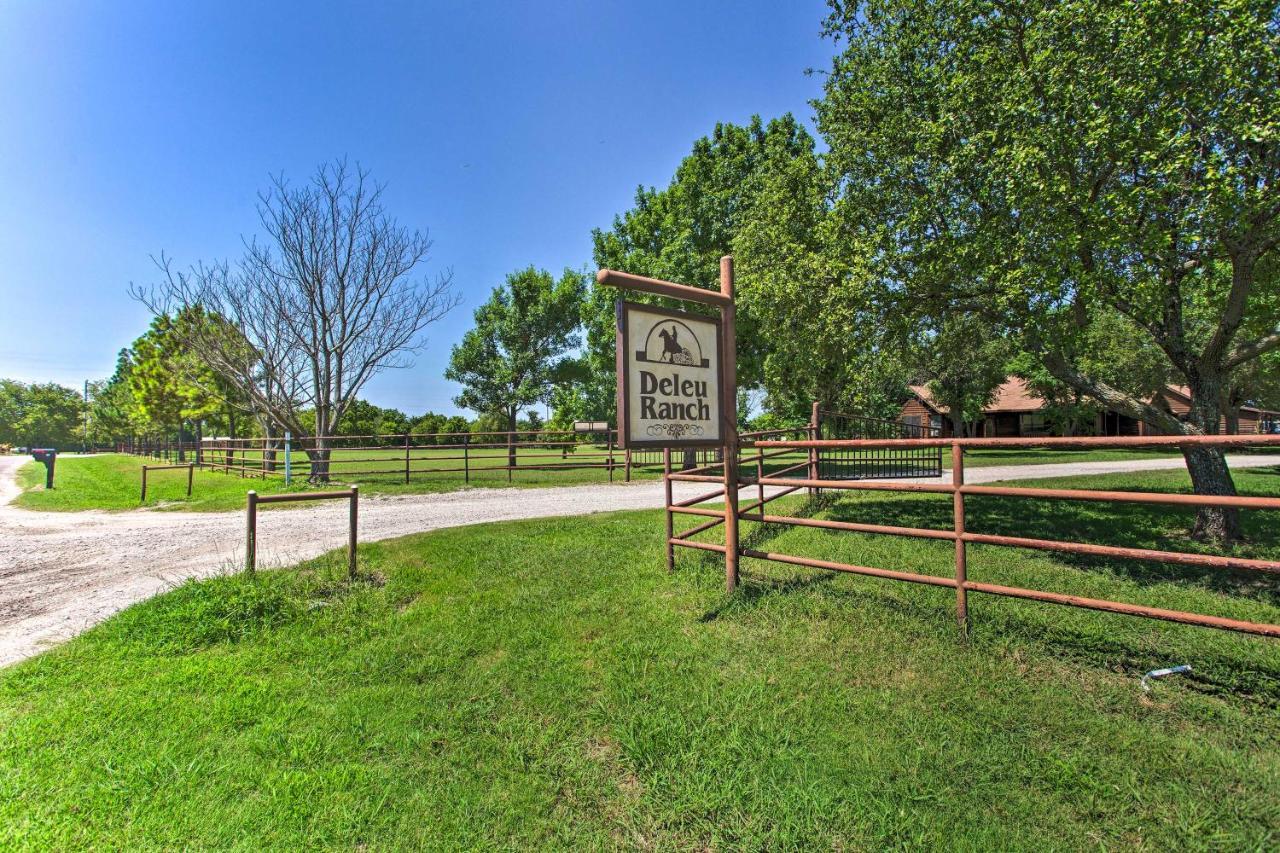 Texas Cabin On 130 Acres Walk To Lake Ray Roberts คอลลินส์วิลล์ ภายนอก รูปภาพ